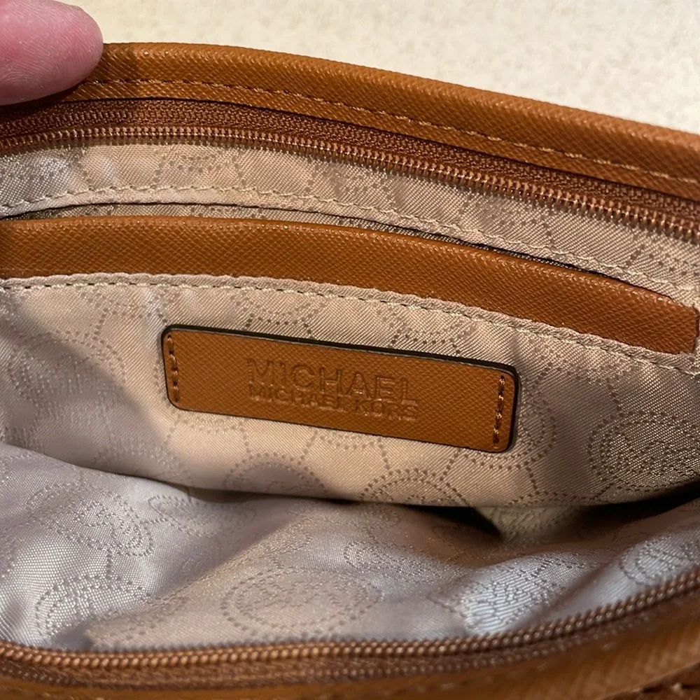 Michael Kors VINTAGE + PRISTINE Navy & Brown Large Wristlet Clutch